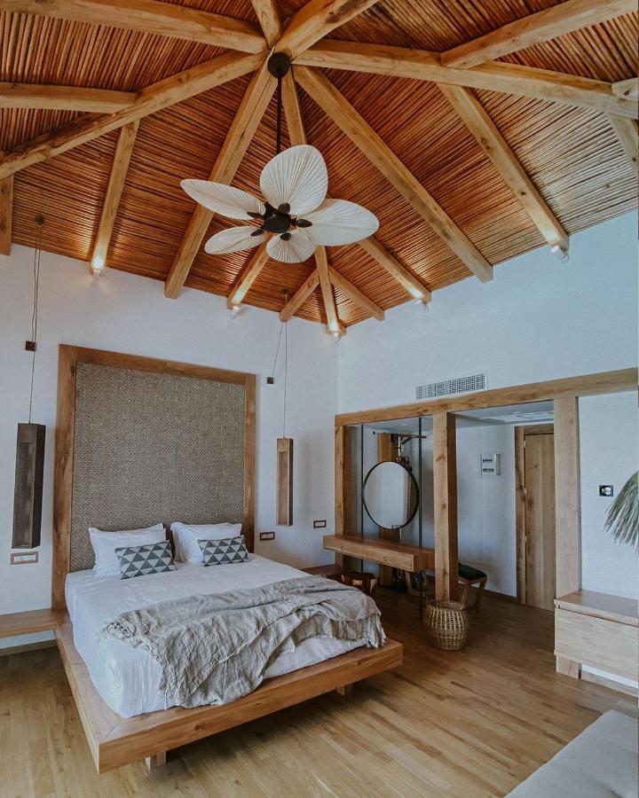 Grand Bungalow sur Pilotis avec Jacuzzi Extérieur
