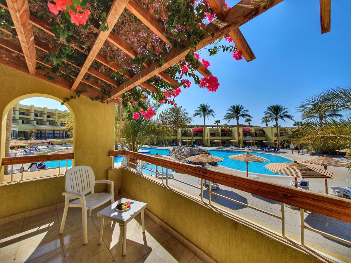 Standard Pool View Room