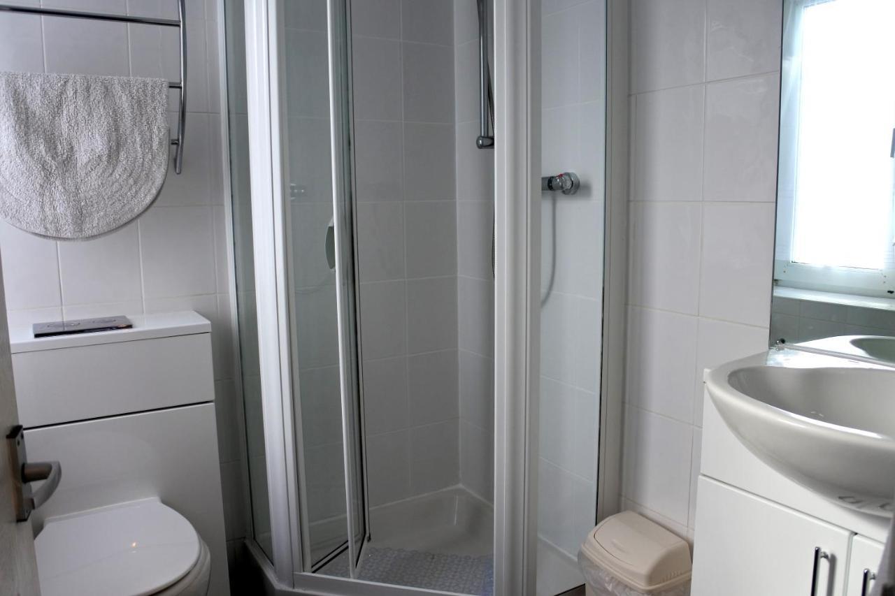 Double or Twin Room with Shower,1590438201:JPEG