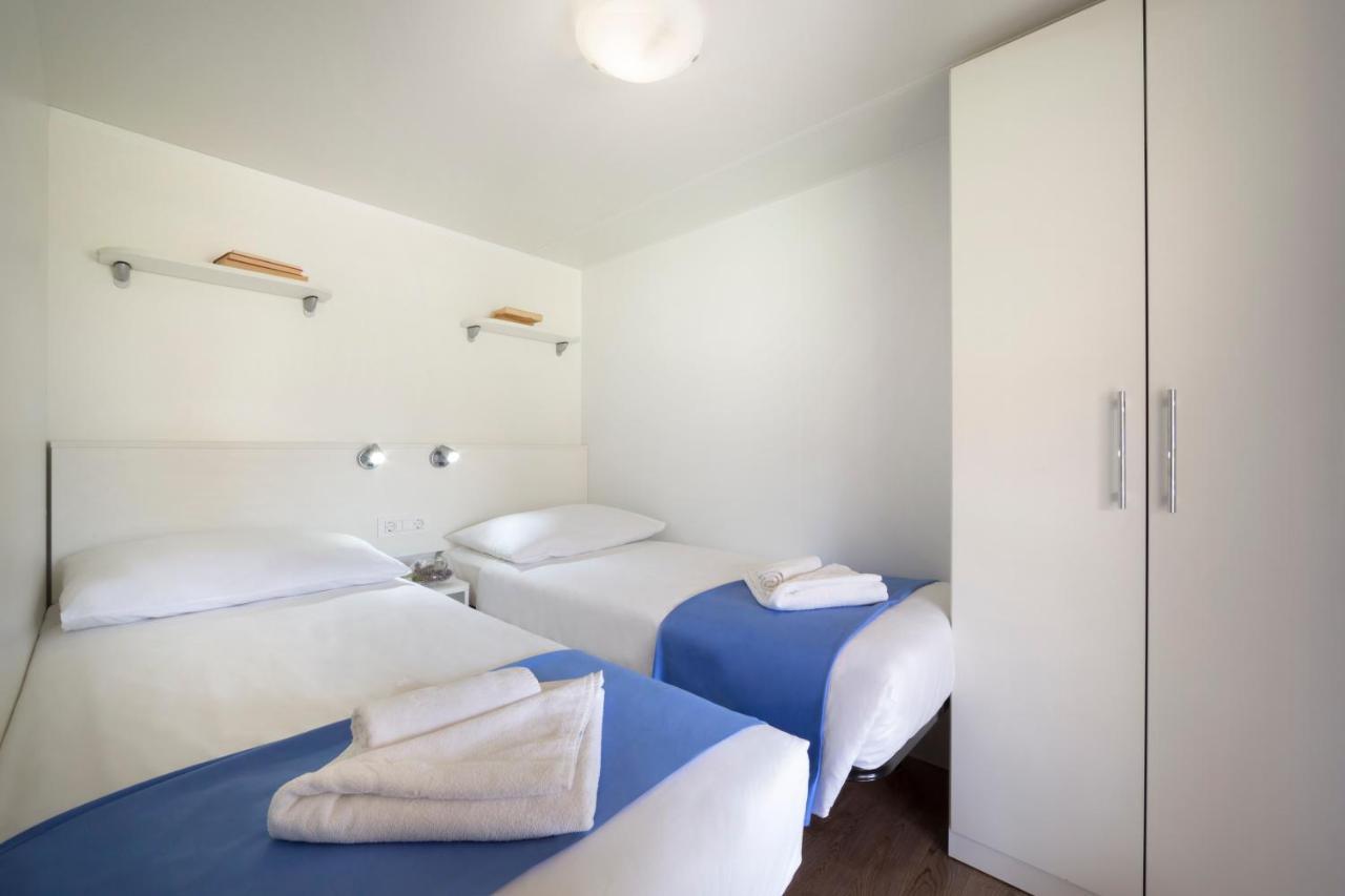 Standard Mobile Home with Shared Pool