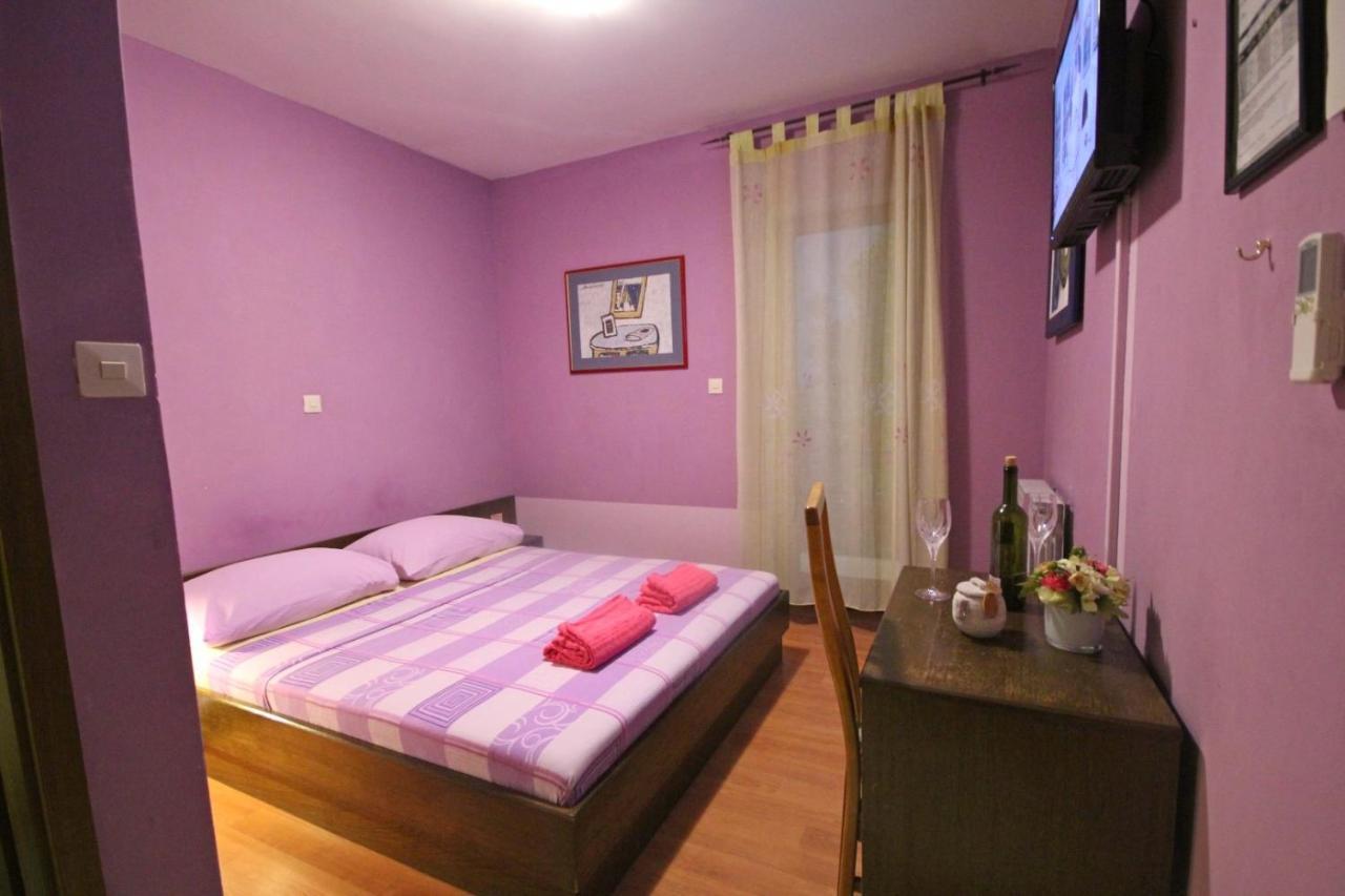 Small Double Room,1055407453:JPEG