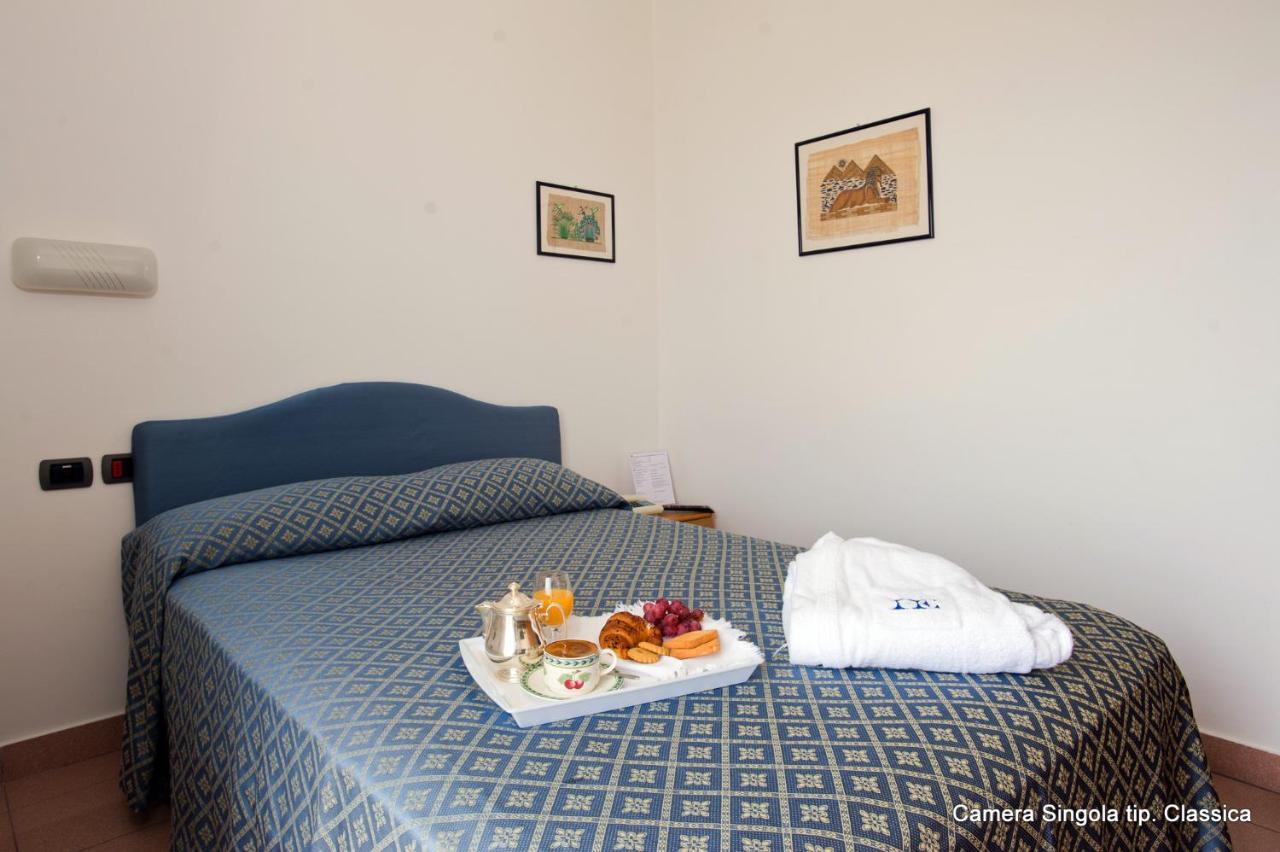 Chambre Simple Classique avec Lit Double