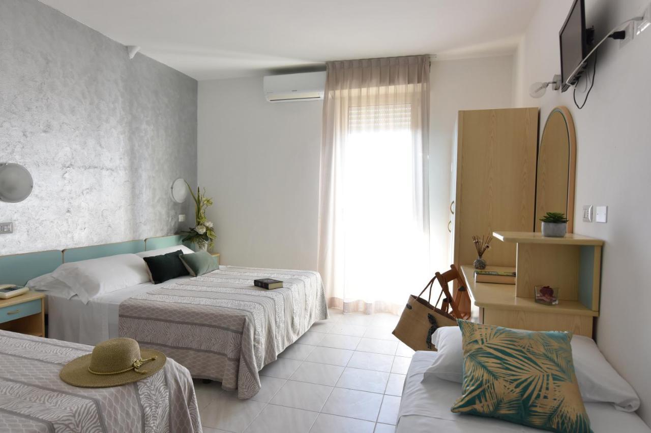 Classic Quadruple Room,1106151240:JPEG