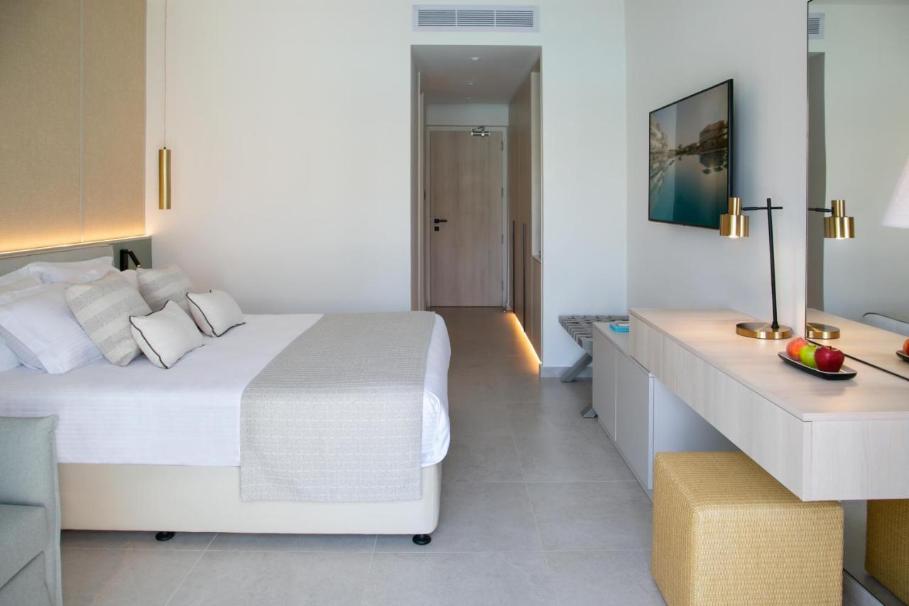 Chambre Supérieure - Vue sur Piscine