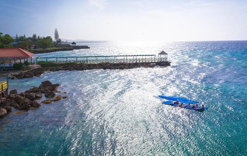 Two-Bedroom Suite - Beach Front - Nanny Service Included
