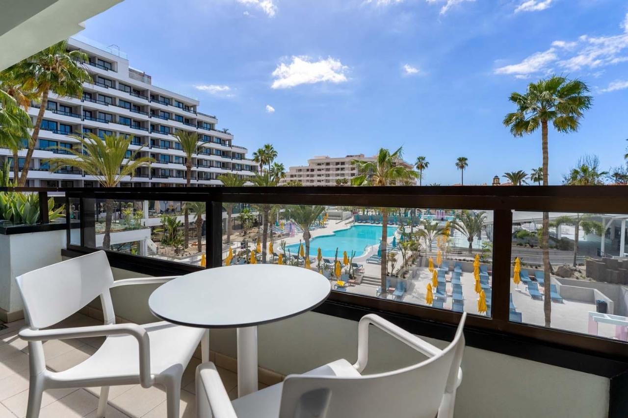 Chambre Triple - Vue sur la Piscine