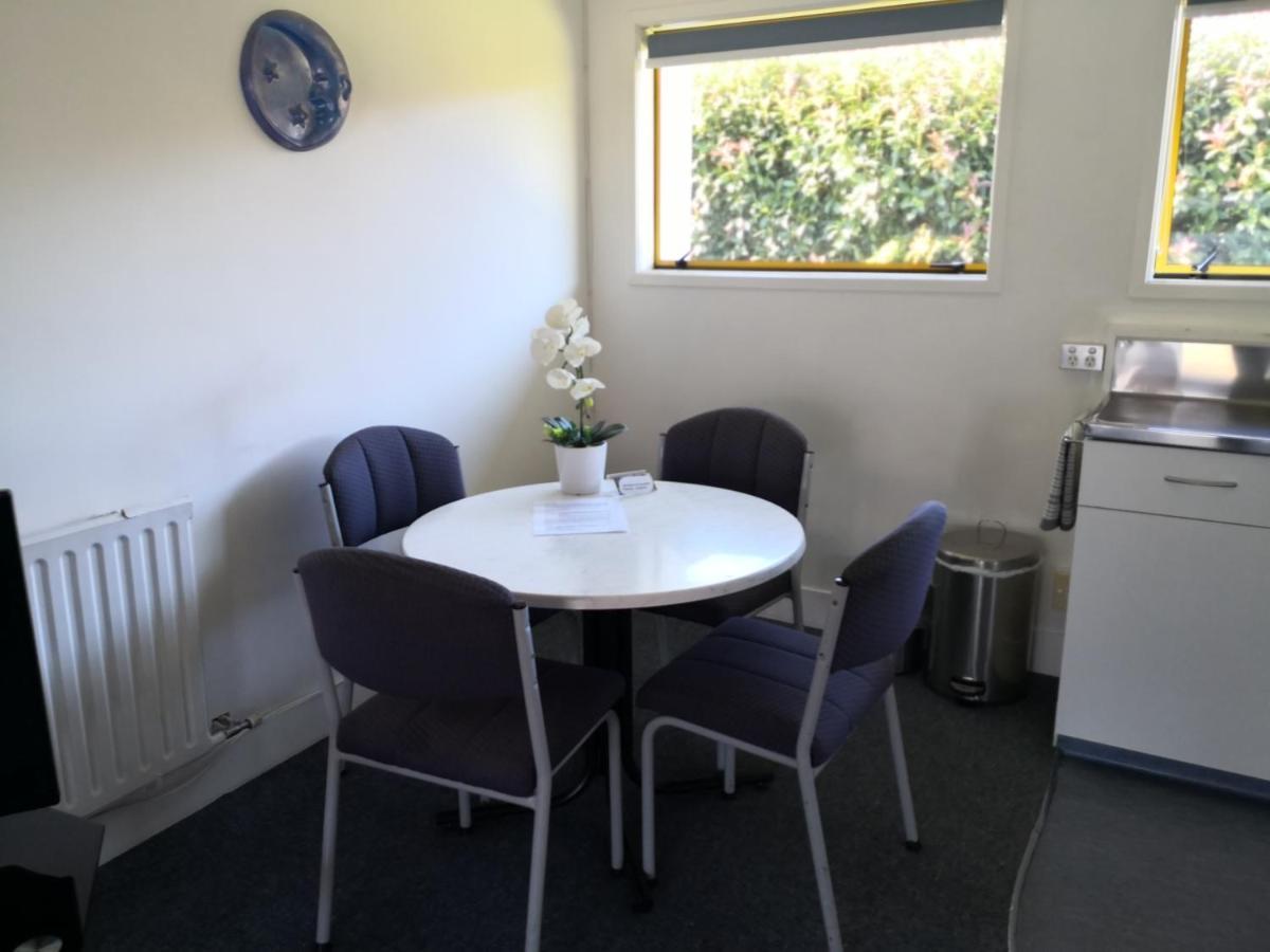 One-Bedroom Apartment,1187977129:JPEG