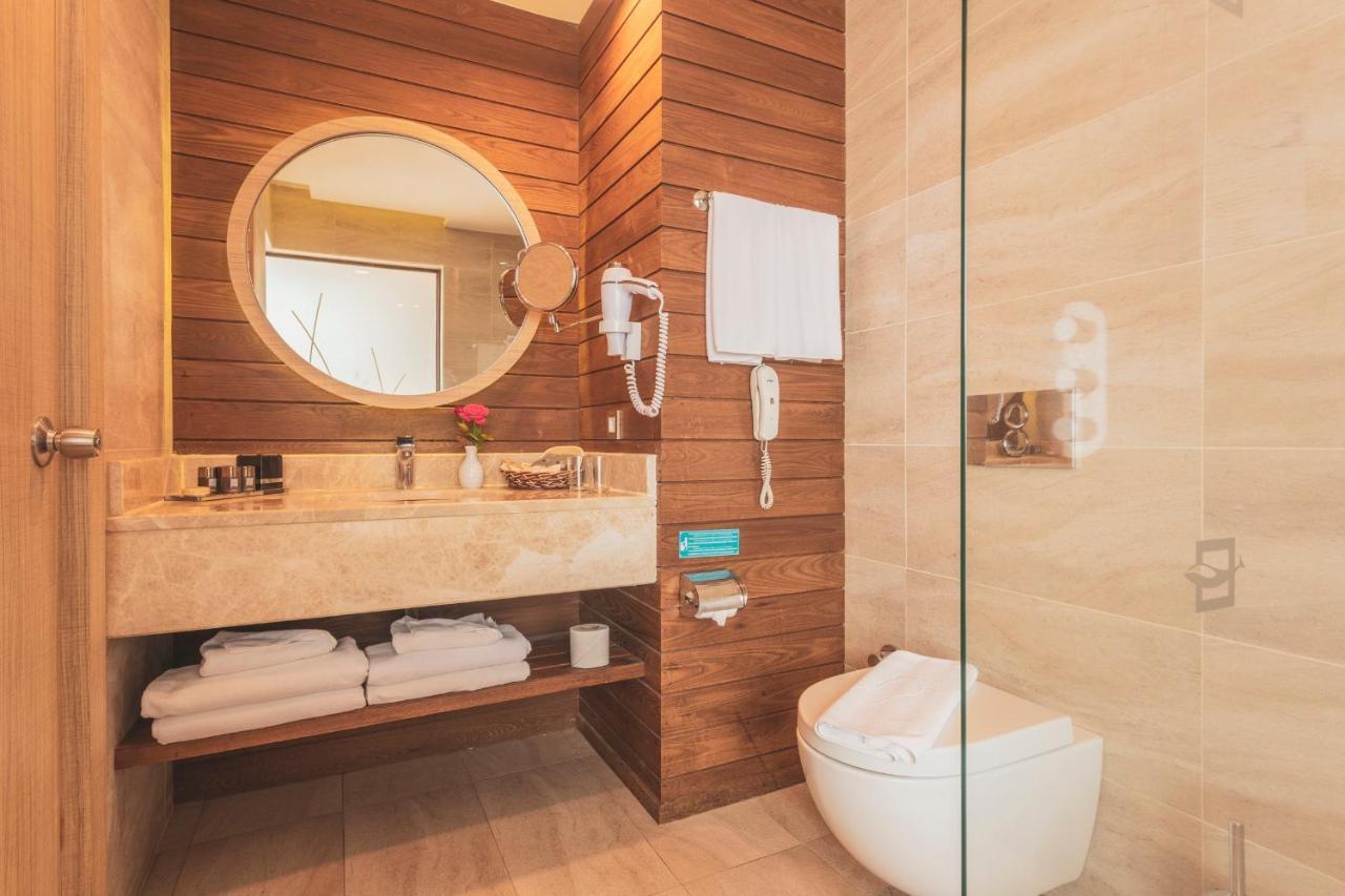 Double or Twin Room with Side Sea View