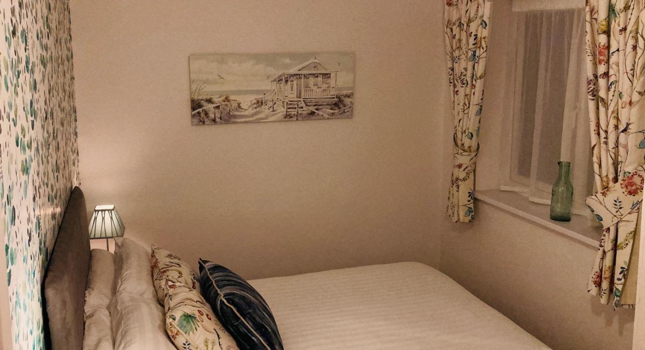 Small Double Room,1204162147:JPEG