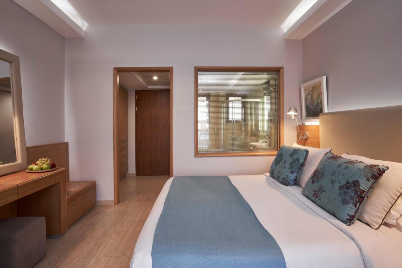 Double Room Pool View (Relax or Activity Area)