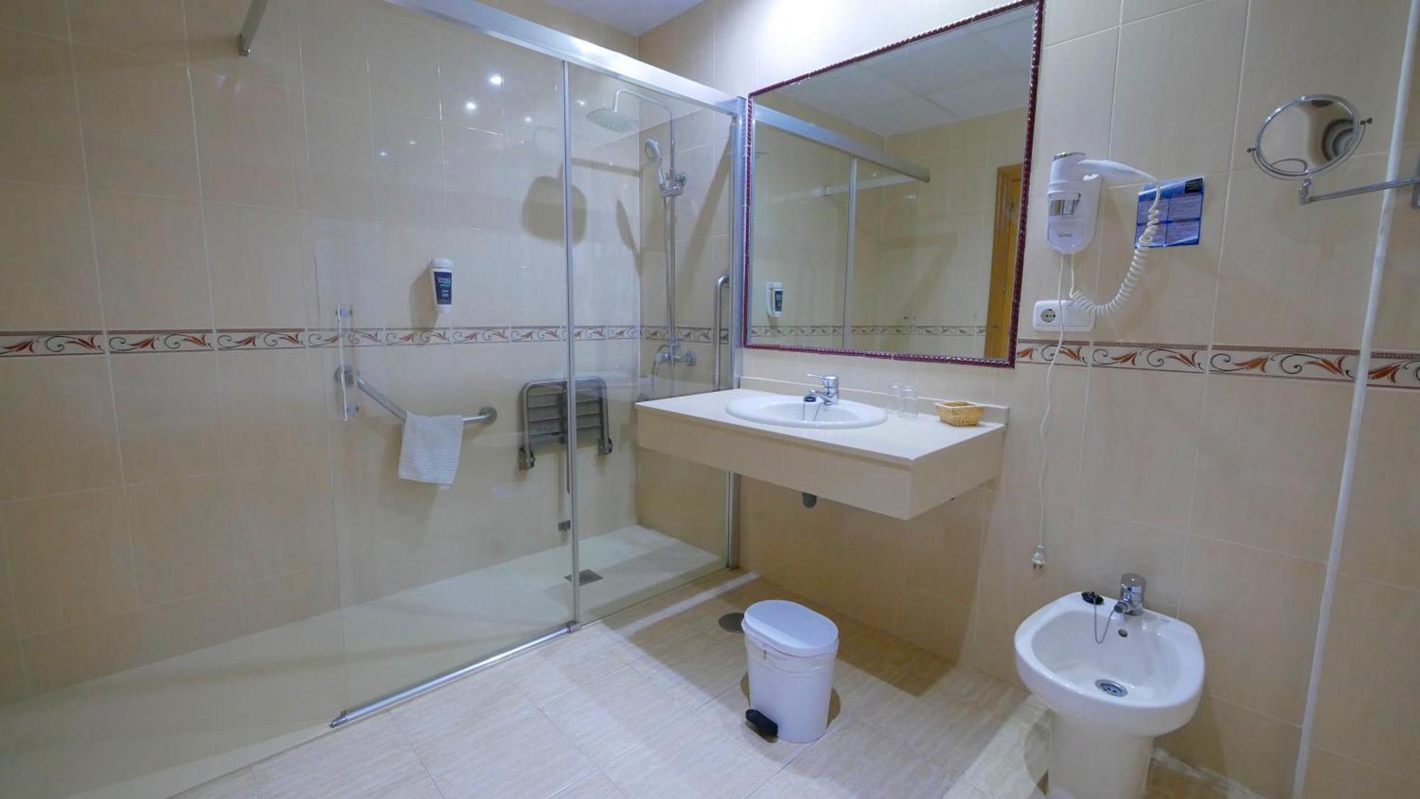 Double with Extra Bed (3 adults)