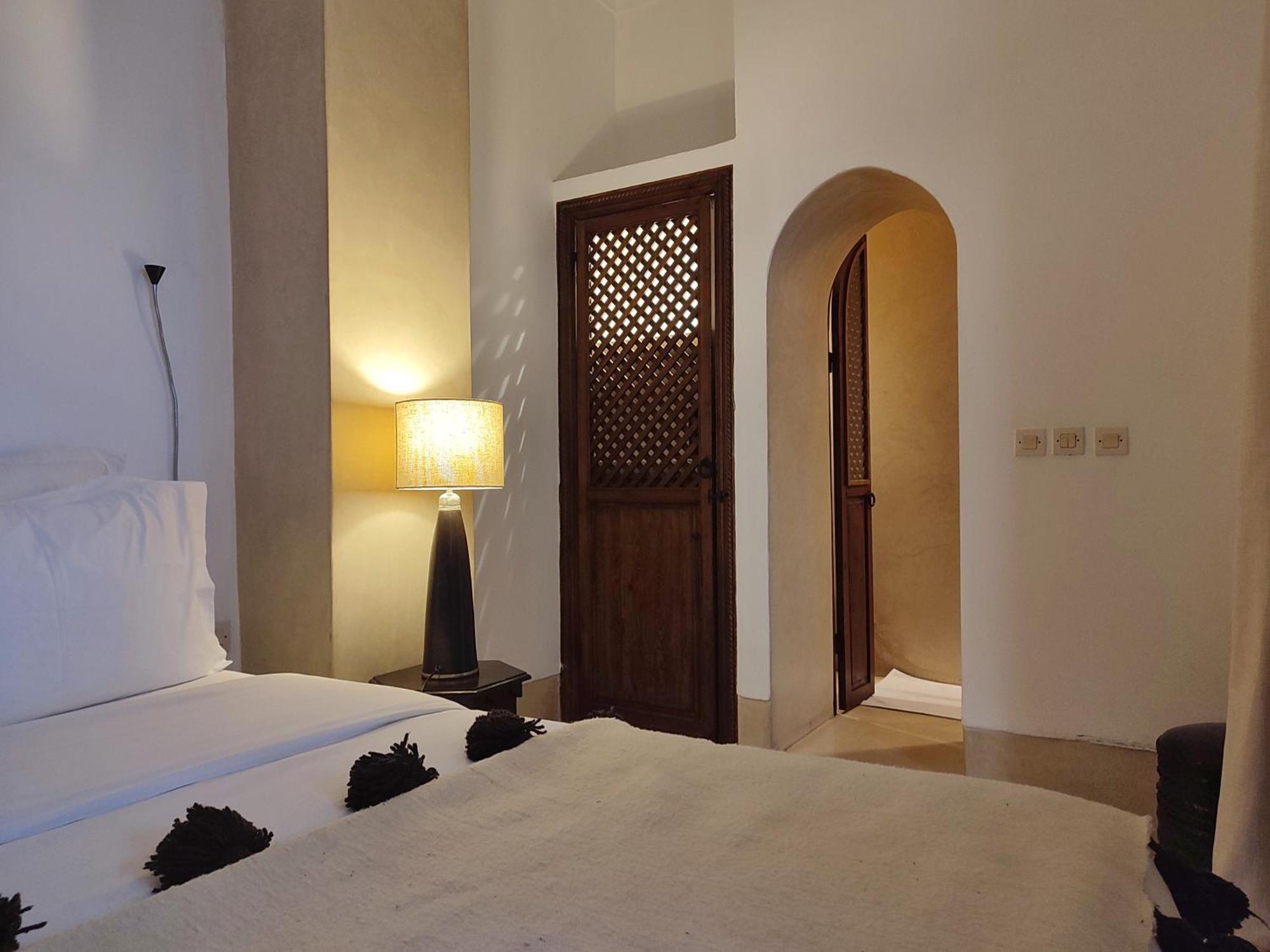 Baignoire Double Room with Private Bathroom