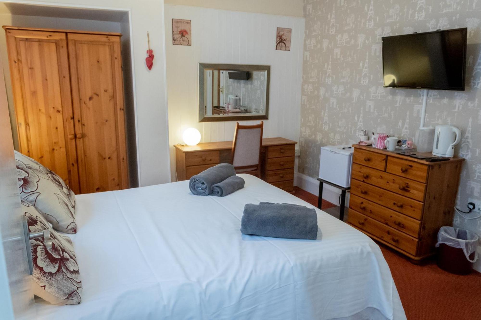 Double Room En-Suite,1215510085:JPEG