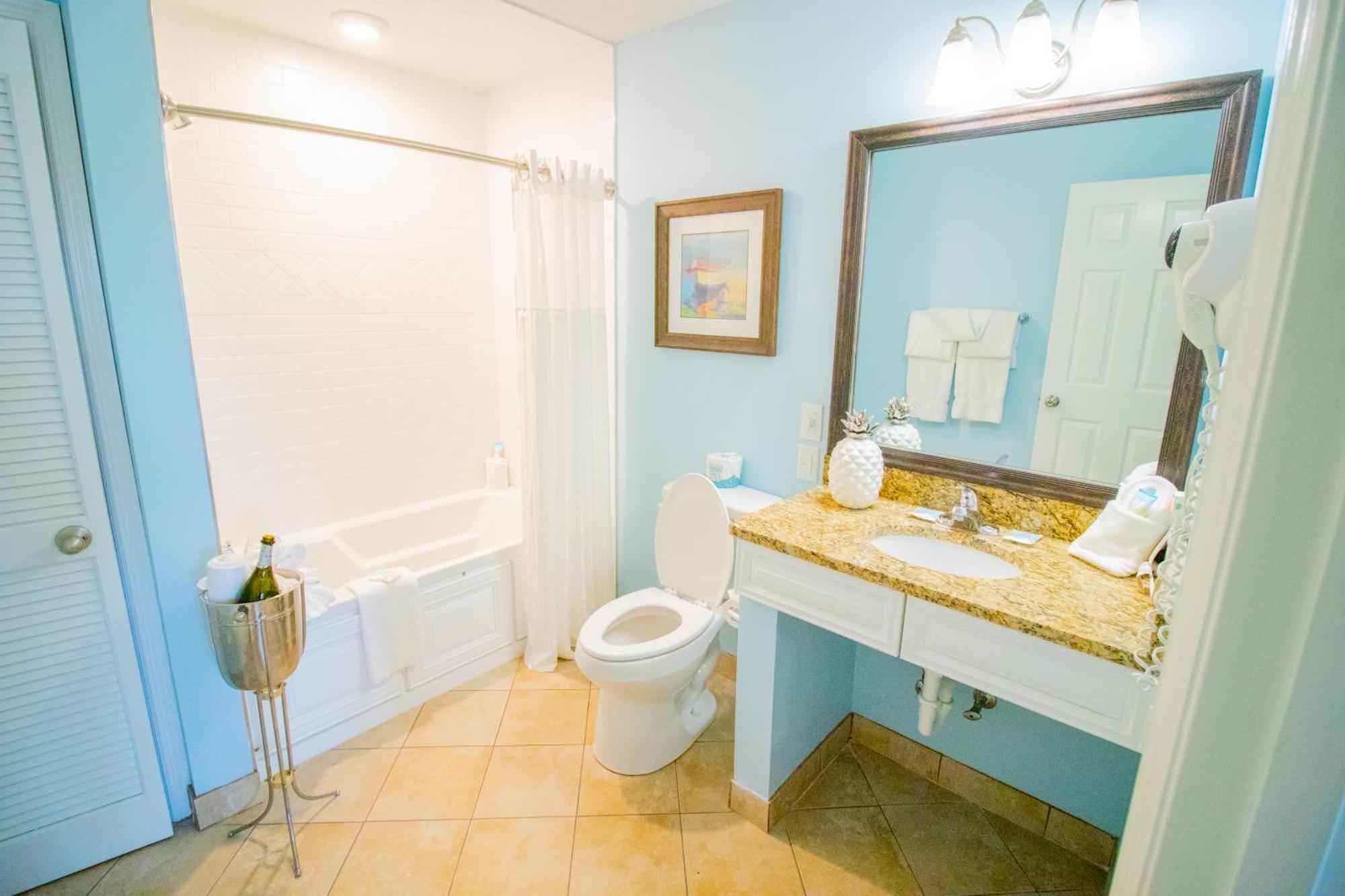 Two-Bedroom Loft Apartment,1218870805:JPEG