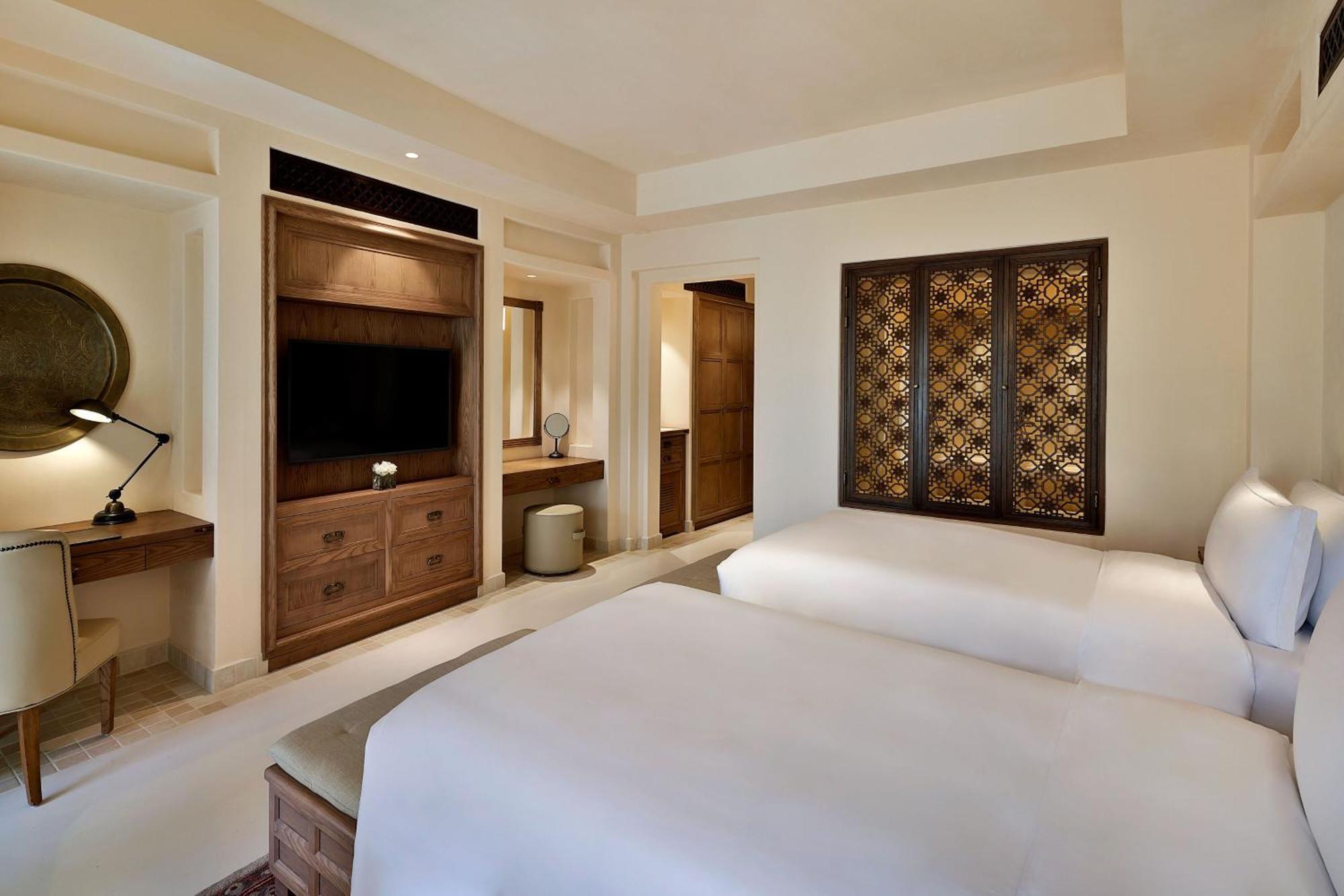 Chambre Supérieure avec 2 Lits Jumeaux/Simples - Vue sur Complexe Hôtelier