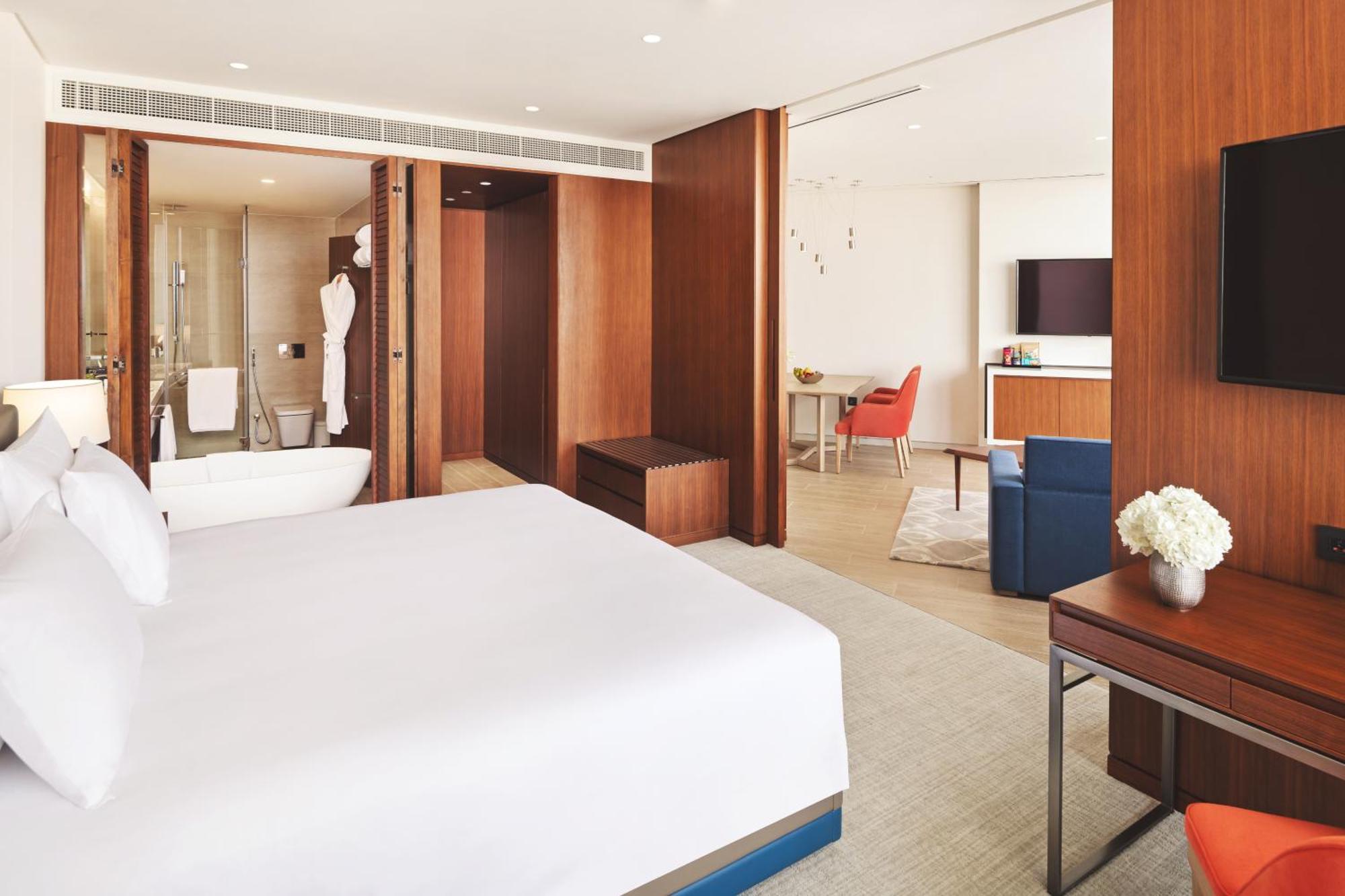 Junior Suite with Access to Three Pools & Complimentary Mall Shuttle,1219635064:JPEG