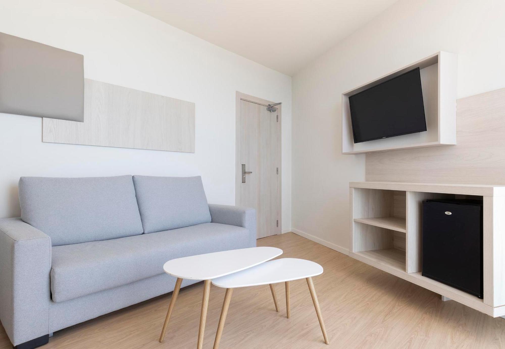 Premium Quadruple Room (2 adults + 2 children)