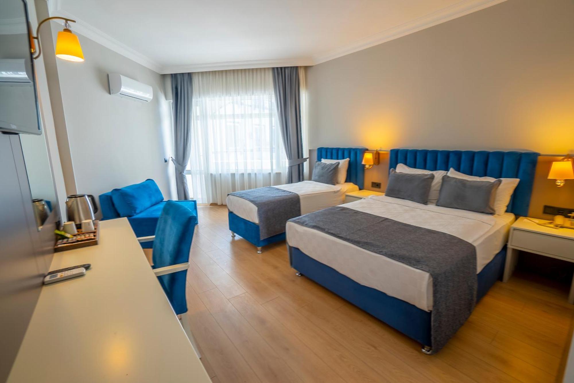 Grande Chambre (2 Adultes + 2 Enfants)