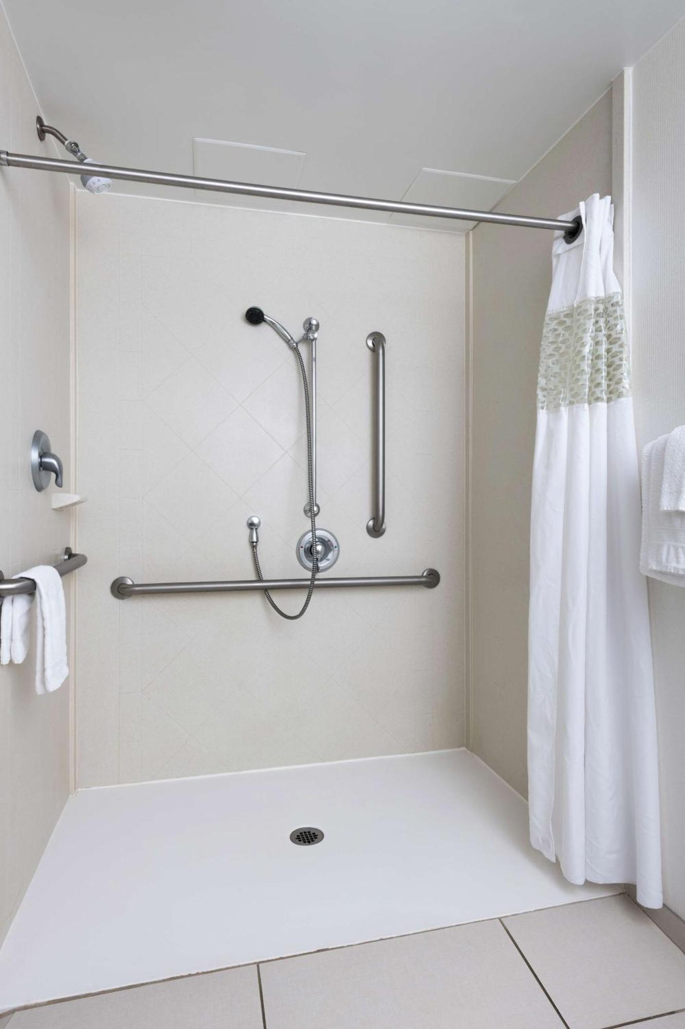 Queen Room with Two Queen Beds - Disability Access/Non-Smoking,1551462325:JPEG