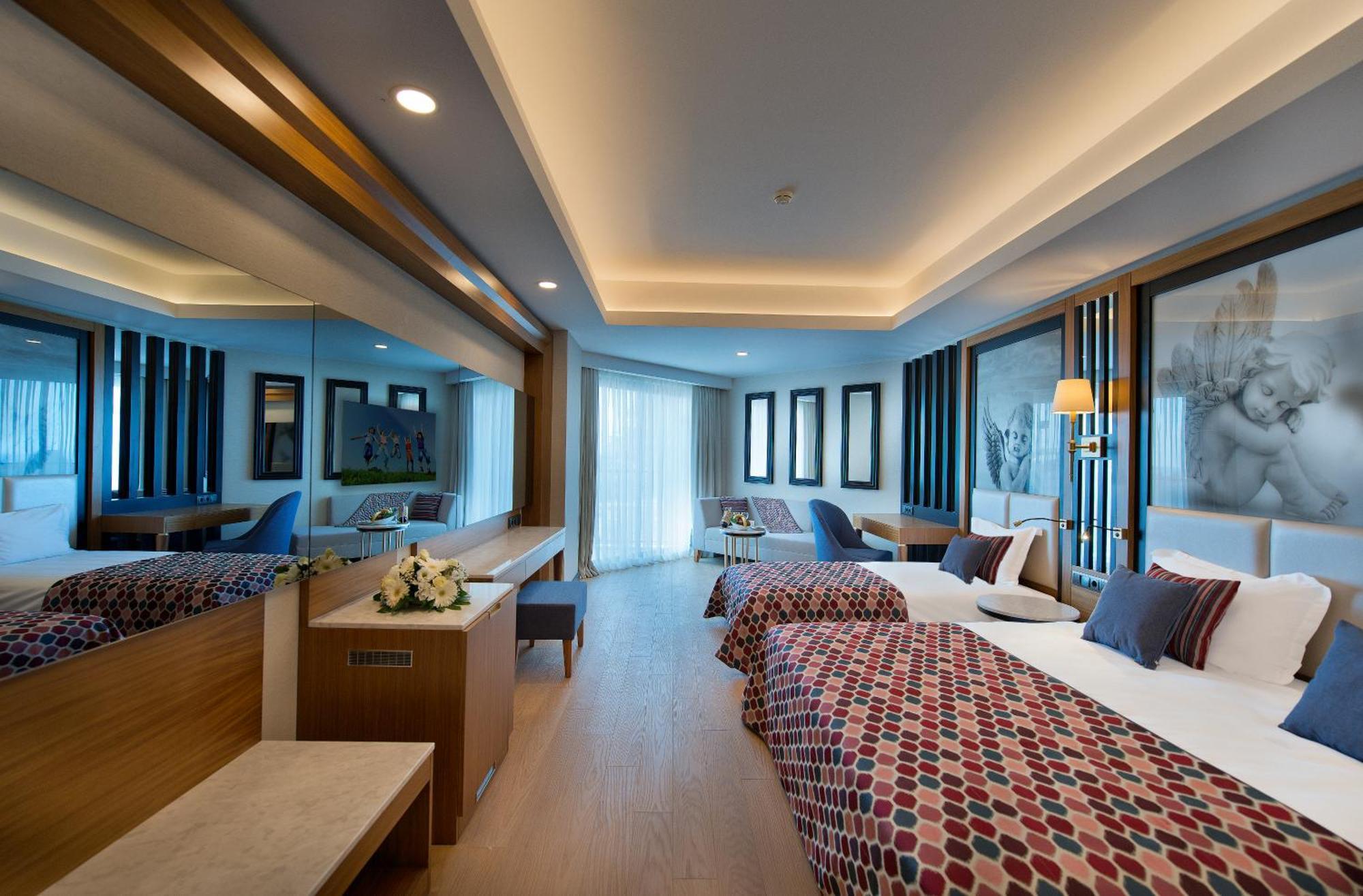 Standard Double or Twin Room with Side Sea View