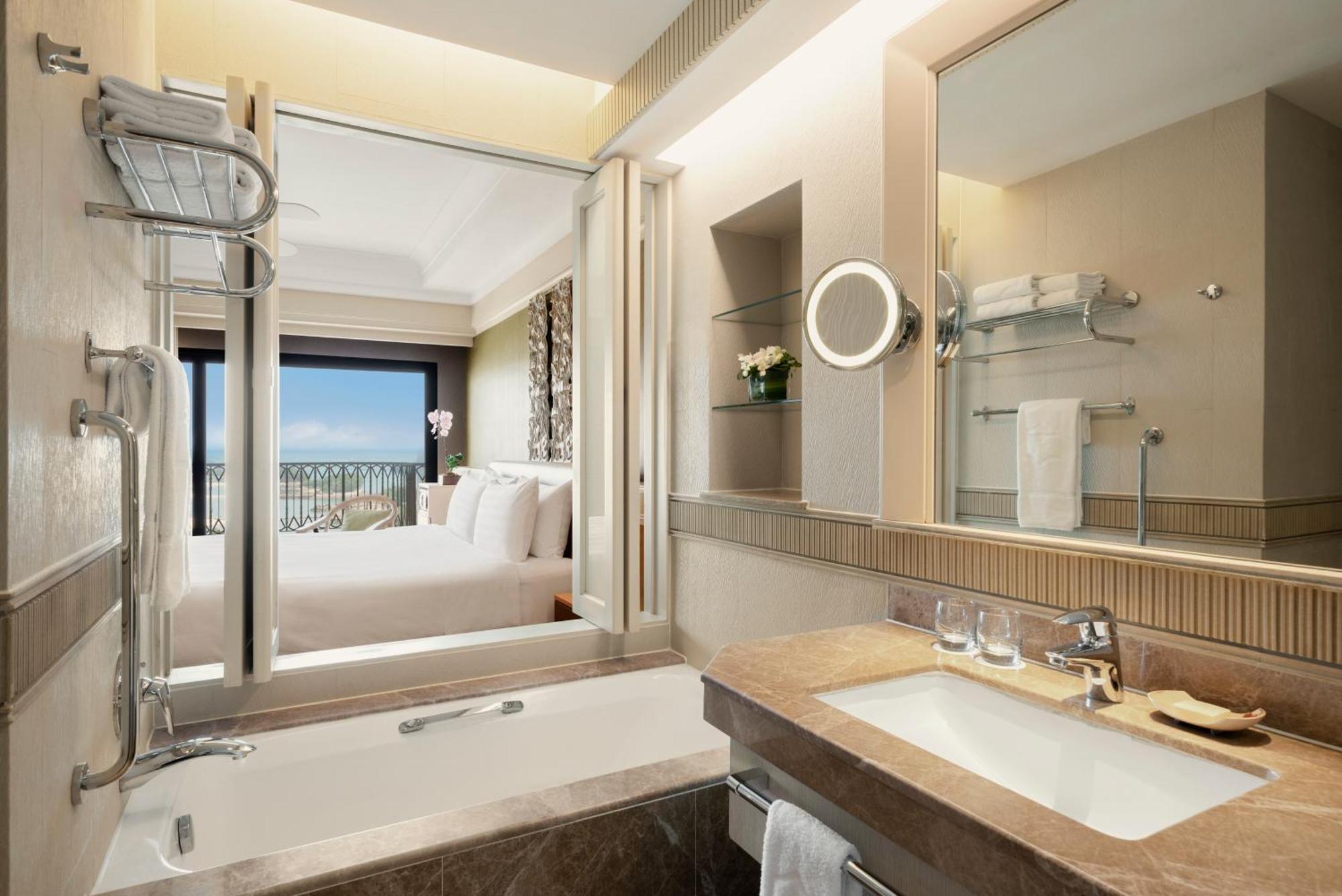 Panoramic King Room with Sea View,1441702156:JPEG