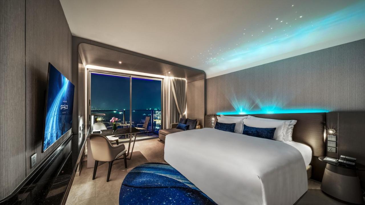 Space Corner Room,1298424961:JPEG
