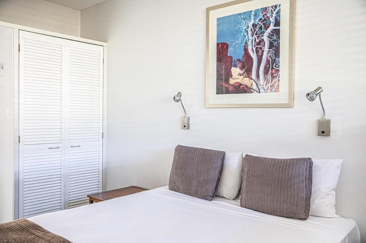 One-Bedroom Apartment with Sea View