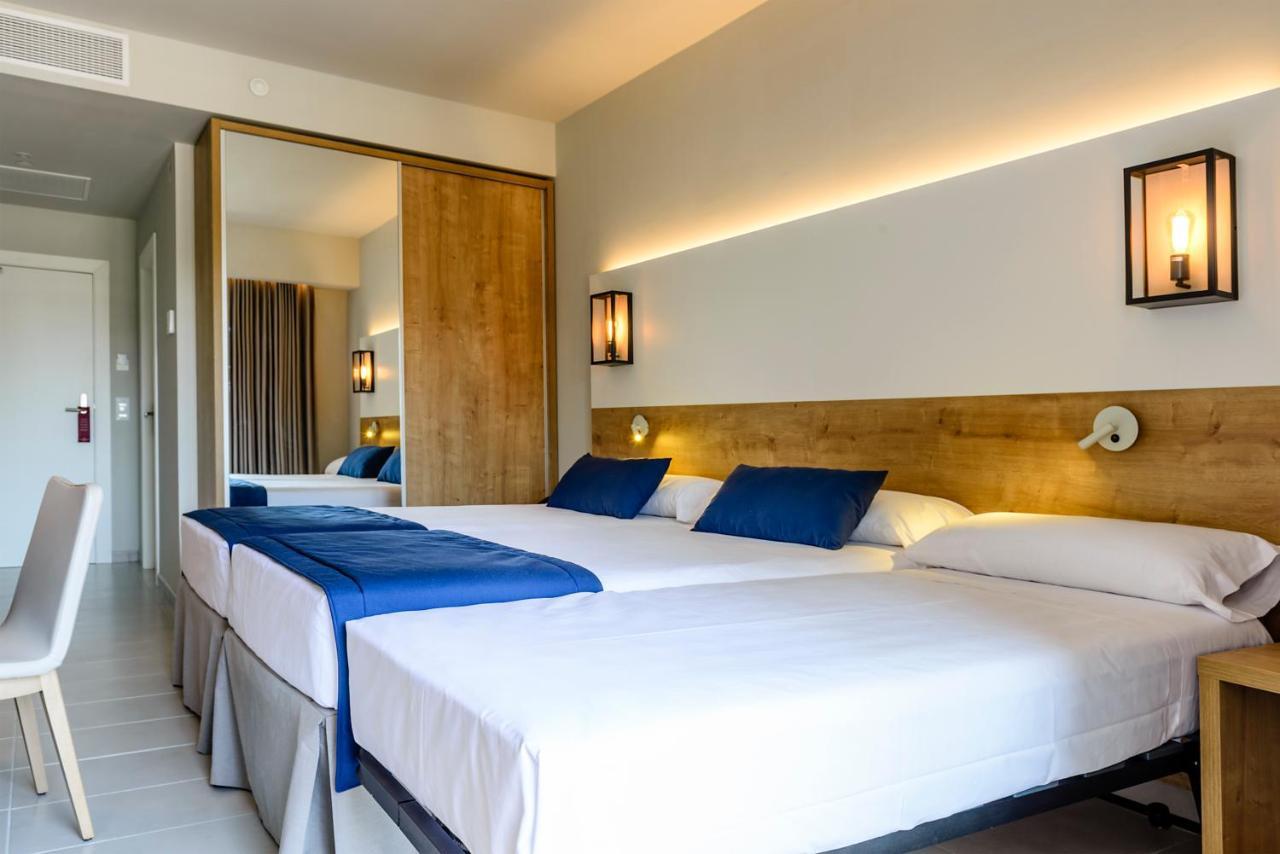 Chambre Double ou Lits Jumeaux avec Lit d'Appoint