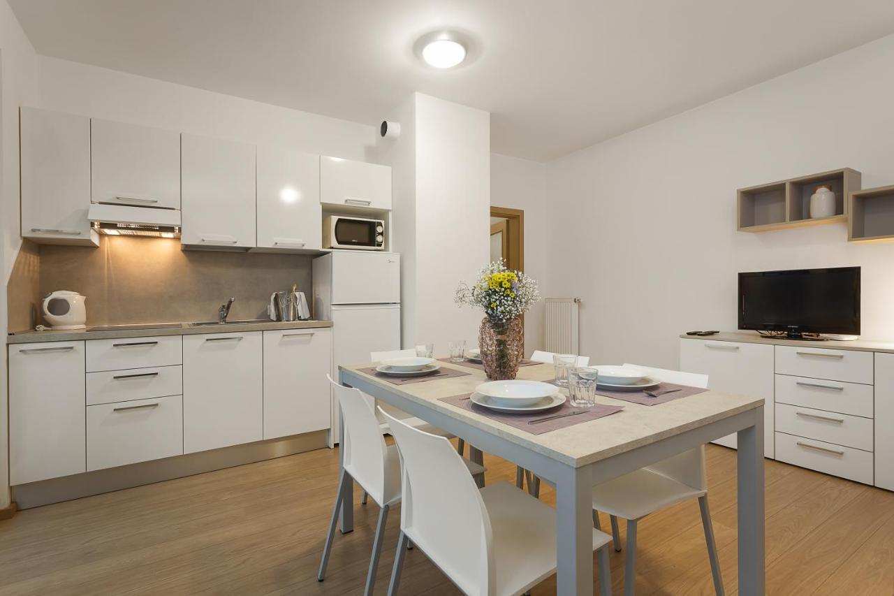 Two-Bedroom Apartment with Balcony (6 people)