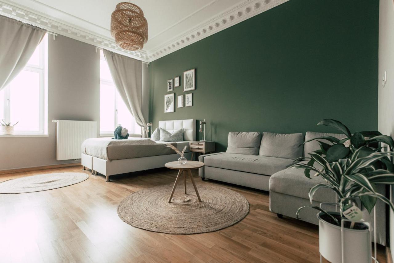 Large Two-Bedroom Apartment "Big Boho"