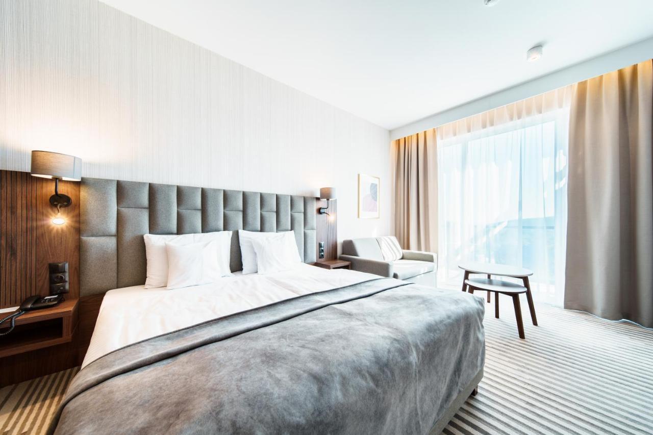 Deluxe  Double Room with balcony and air conditioning