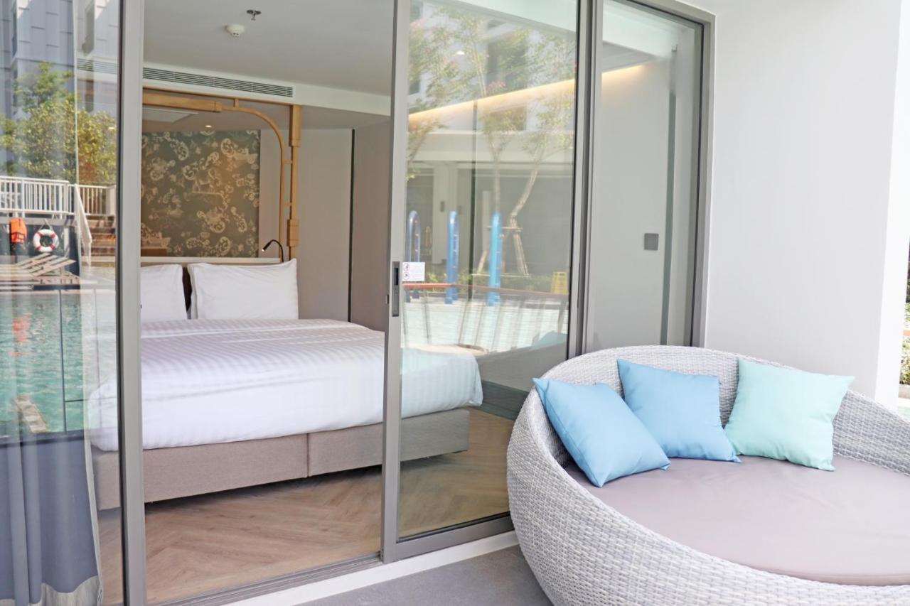 Suite Quarter Junior avec Lit King-Size - Accès à la Piscine