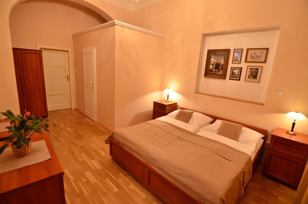 Double or Twin Room with Private Bathroom,139840137:JPEG