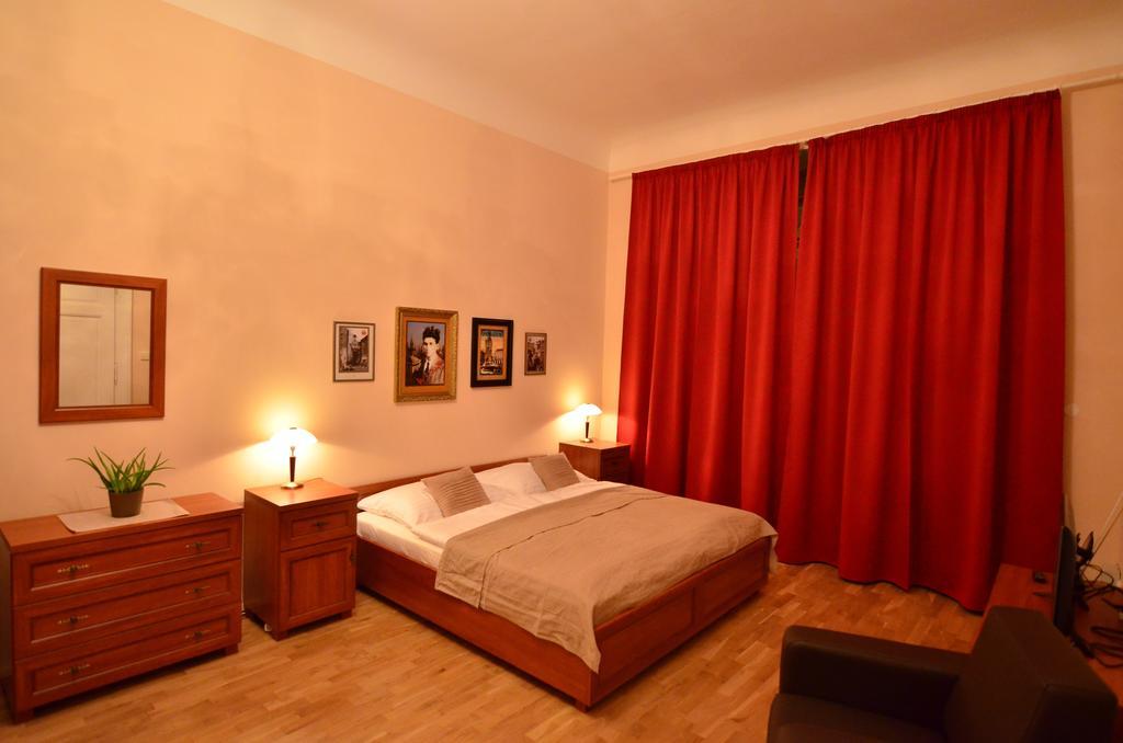 Chambre Triple avec Salle de Bains Privative