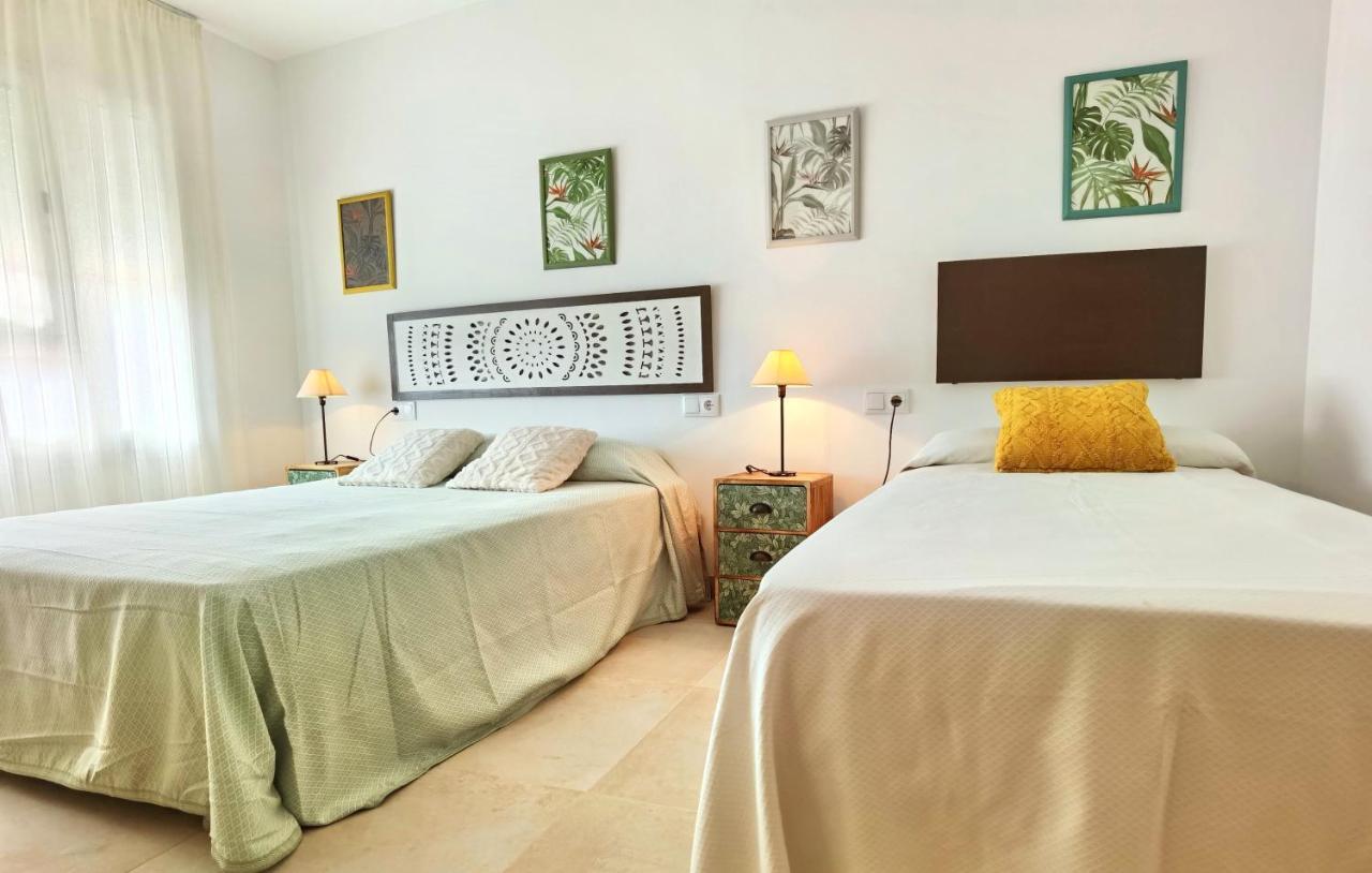 Chambre Triple - Vue sur Ville