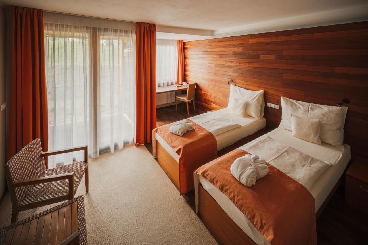 Superior Twin Room with Free Wellness Entrance,1416913707:JPEG