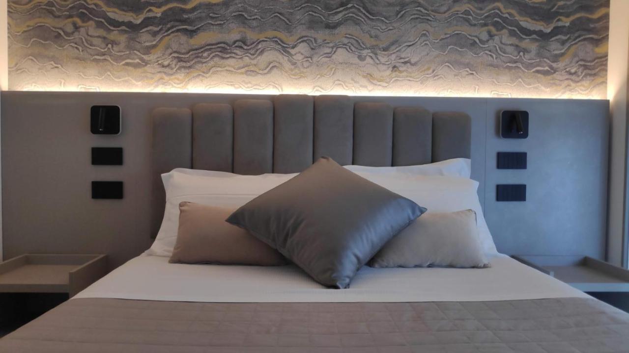 King Room with Lateral Sea View