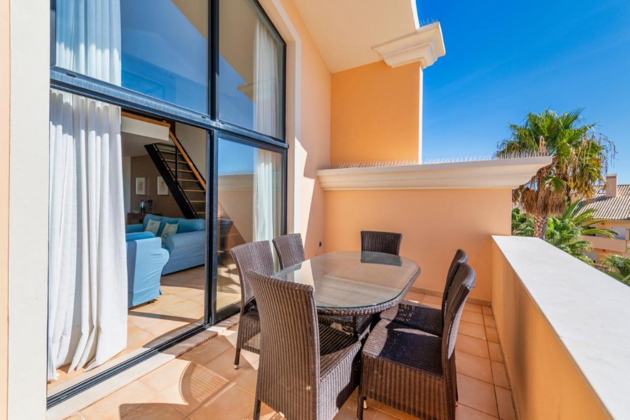 Four-Bedroom Apartment with Sea View