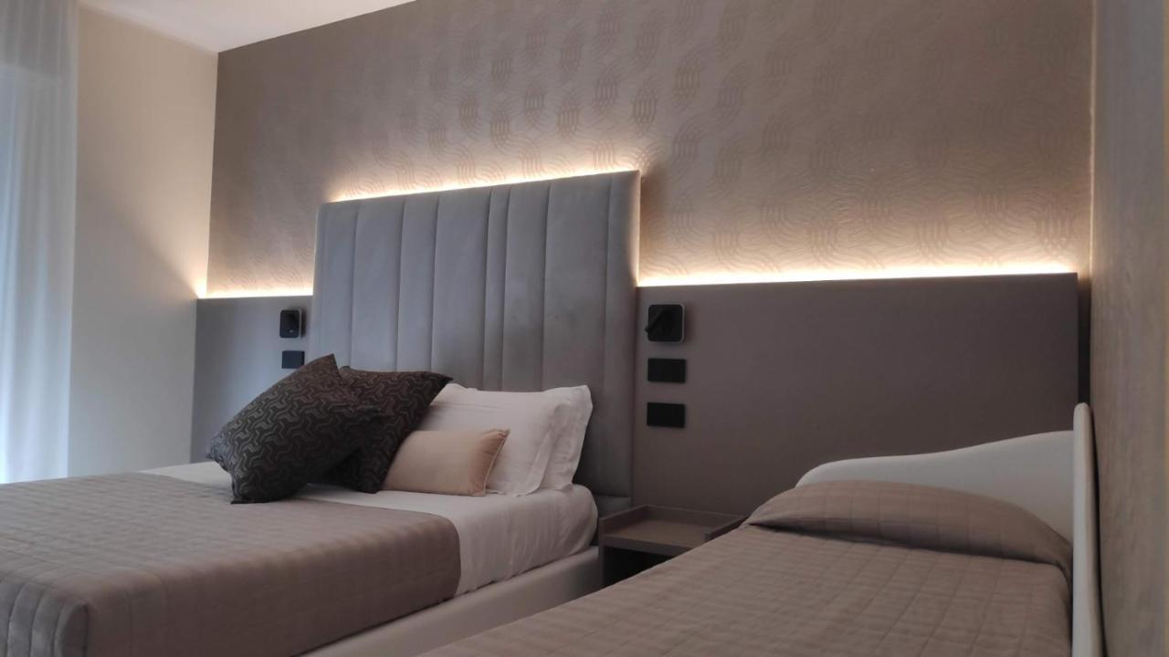 King Room with Lateral Sea View