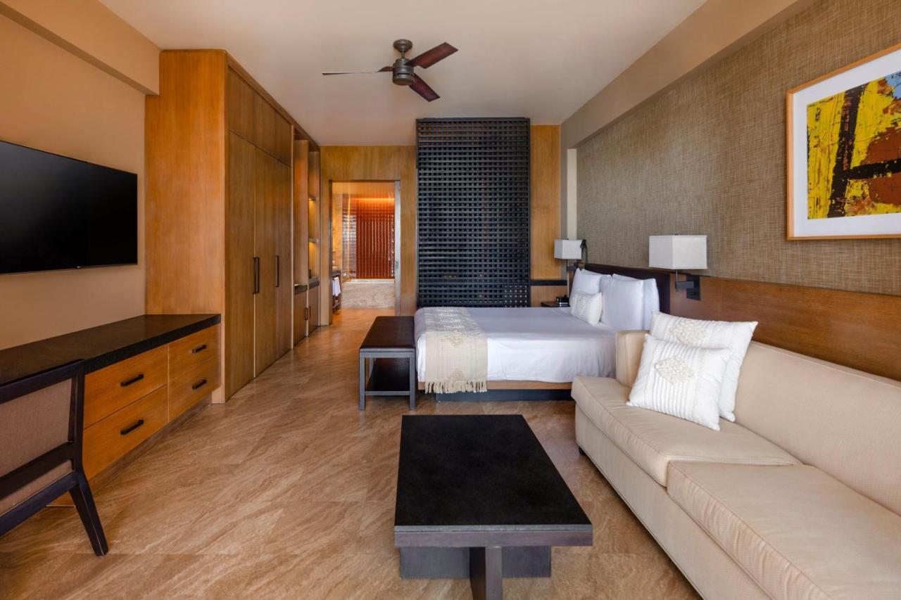 Deluxe King Room with Ocean View