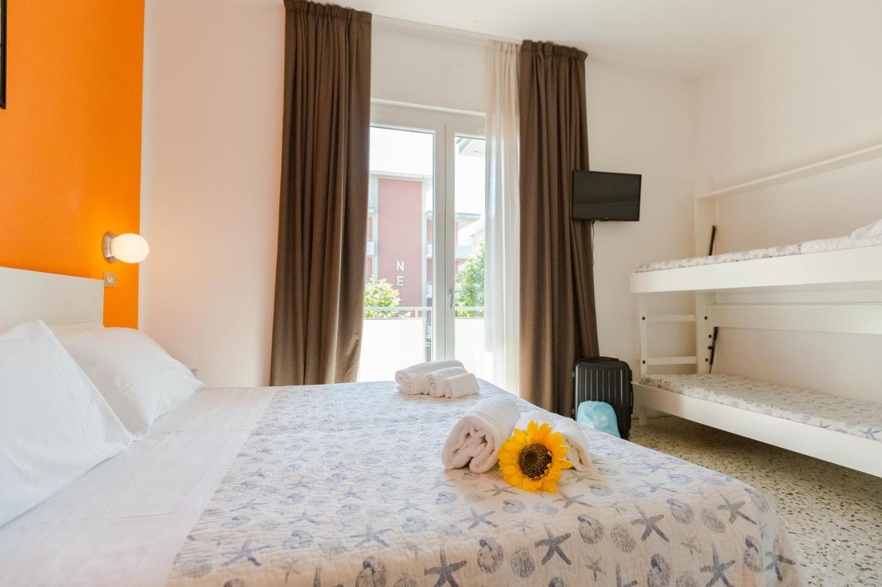 Standard Quadruple Room,1274634301:JPEG