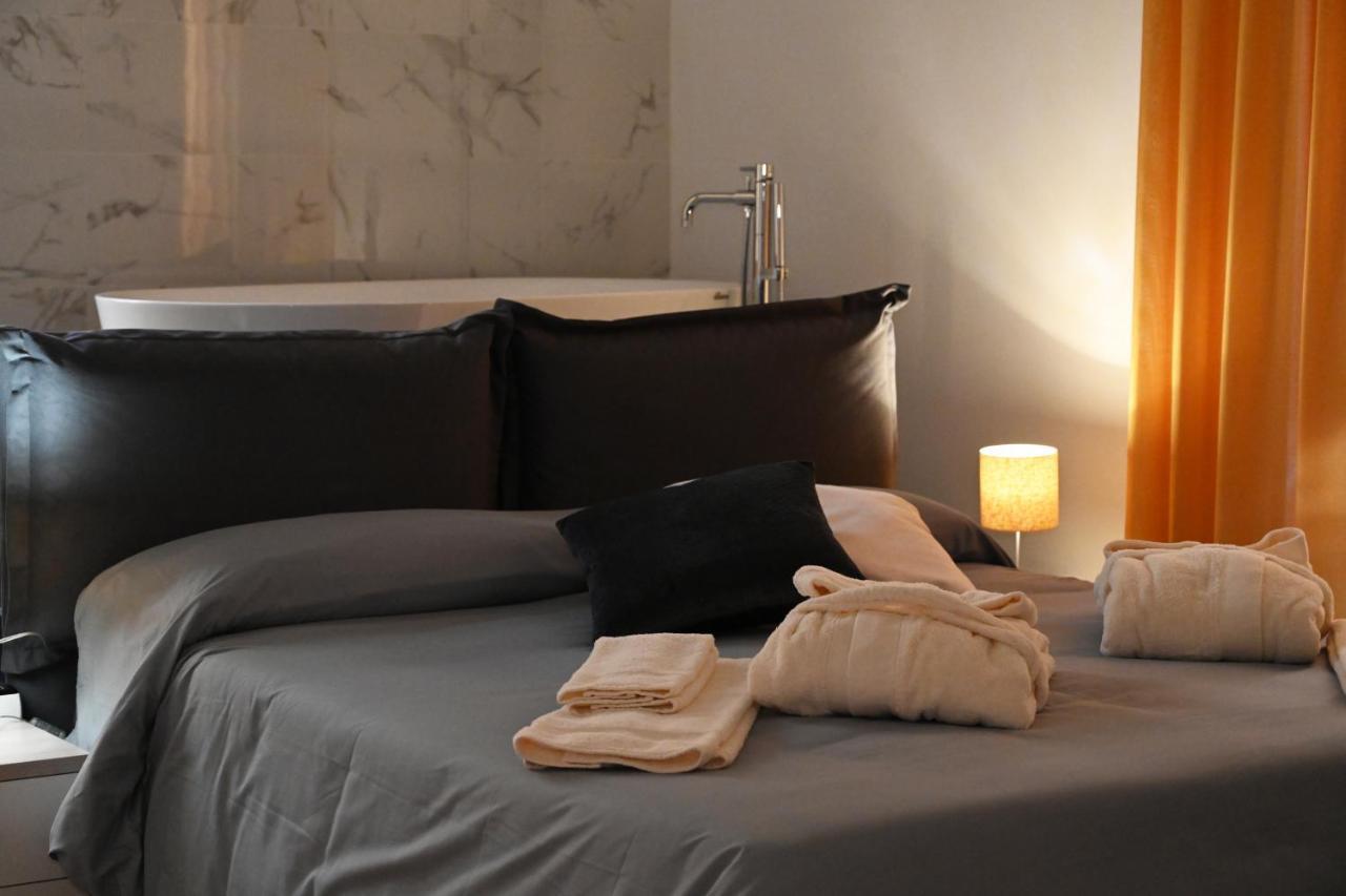 Queen Suite with Spa Bath