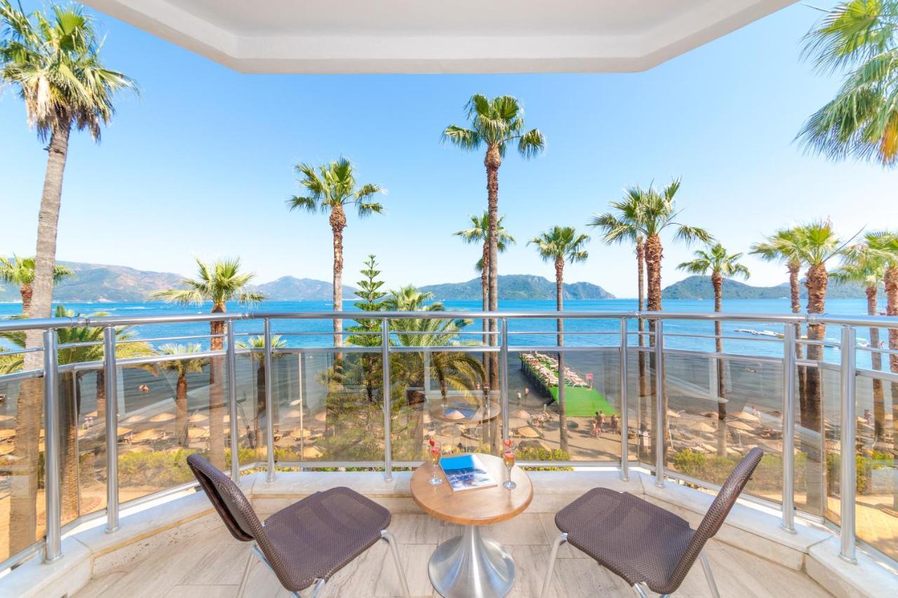 Double or Twin Room with Sea View