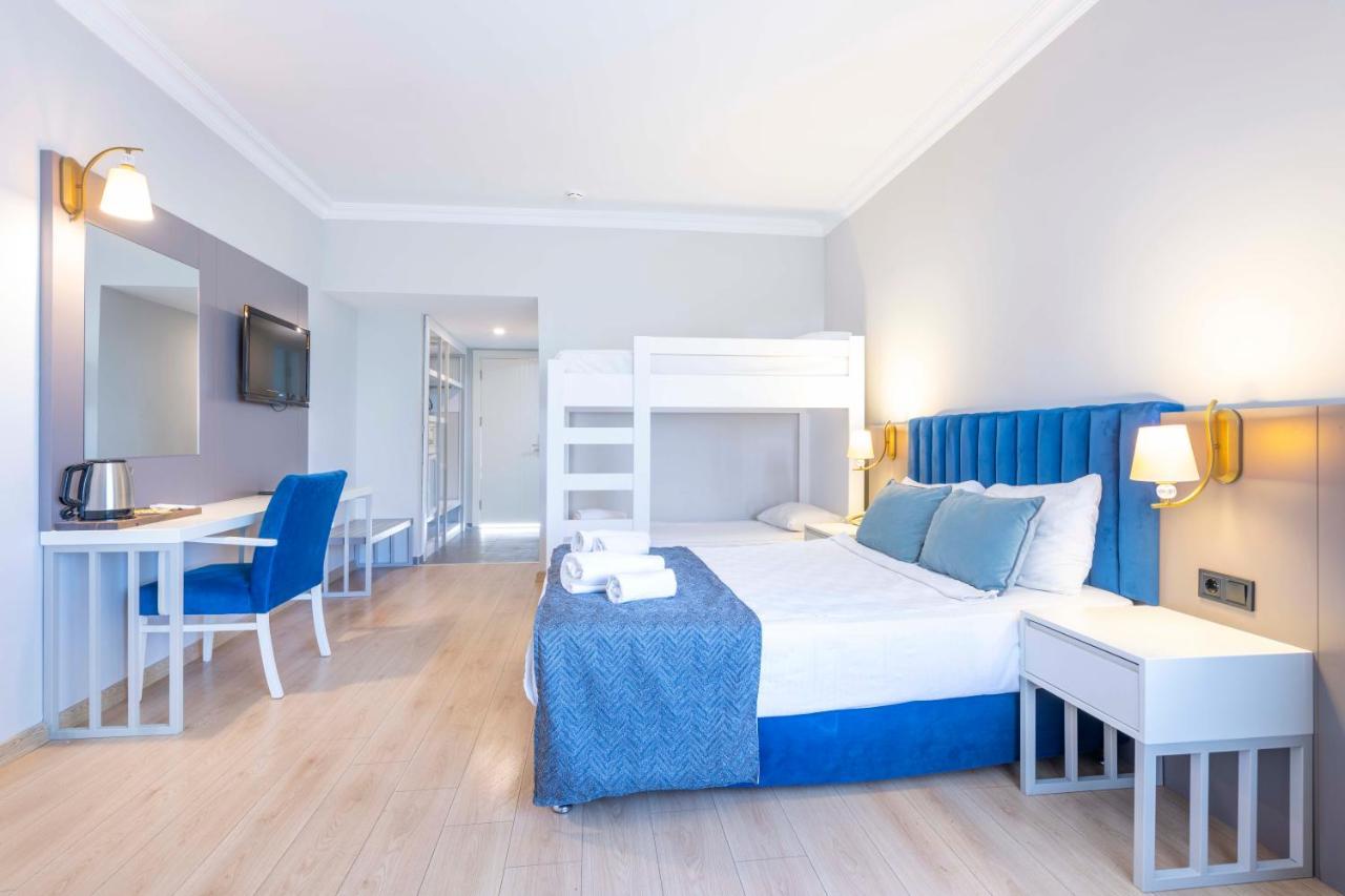 Chambre Familiale avec Lits Superposés (3 Adultes + 1 Enfant)