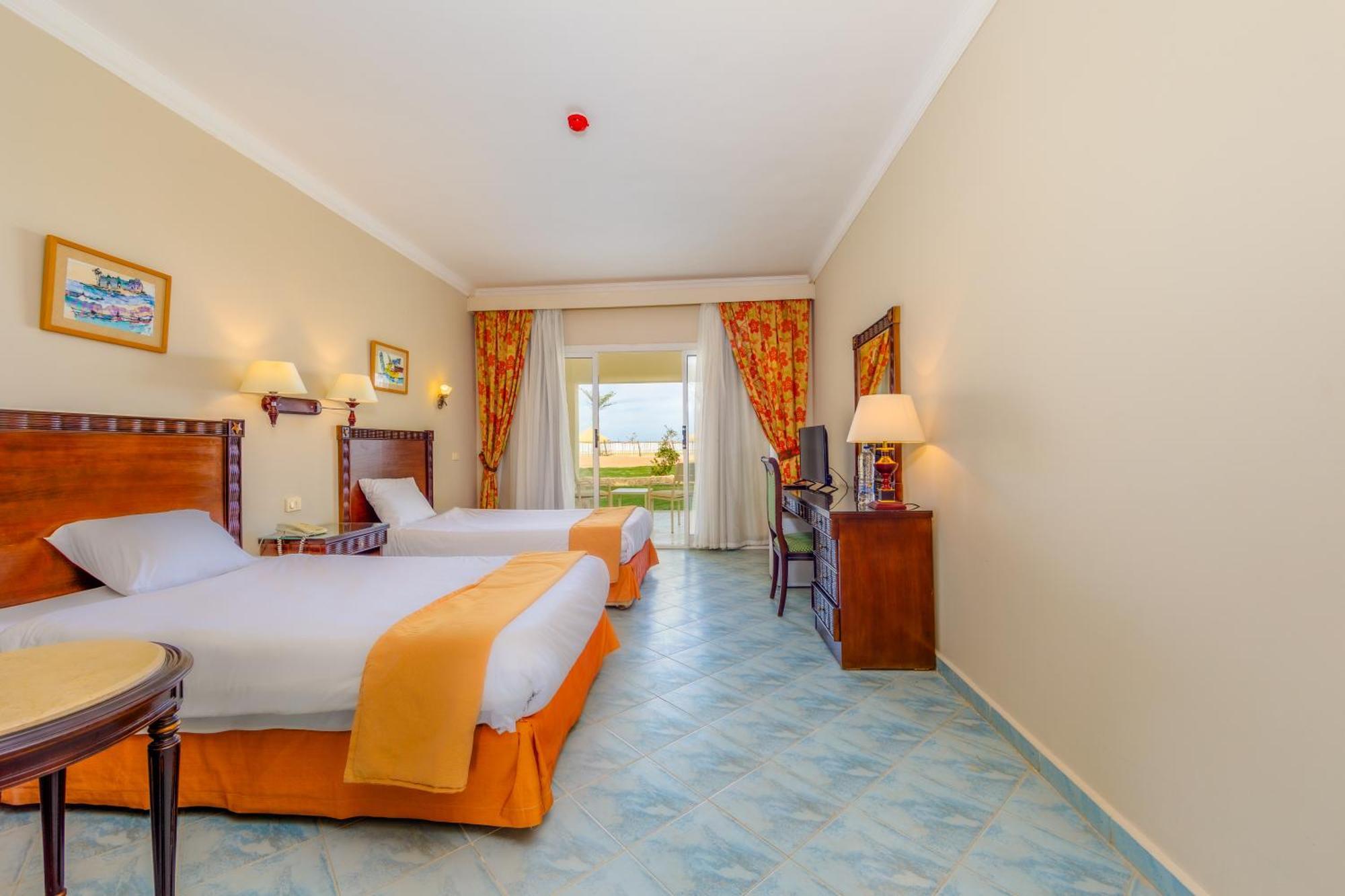Deluxe Room Garden or Sea View,1546035100:JPEG