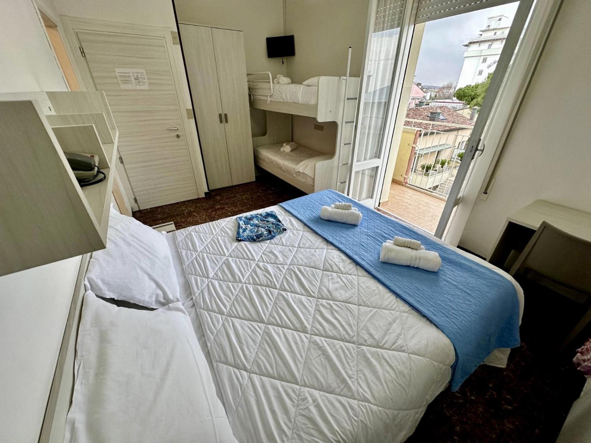 Quadruple Room Sea View,1504829491:JPEG