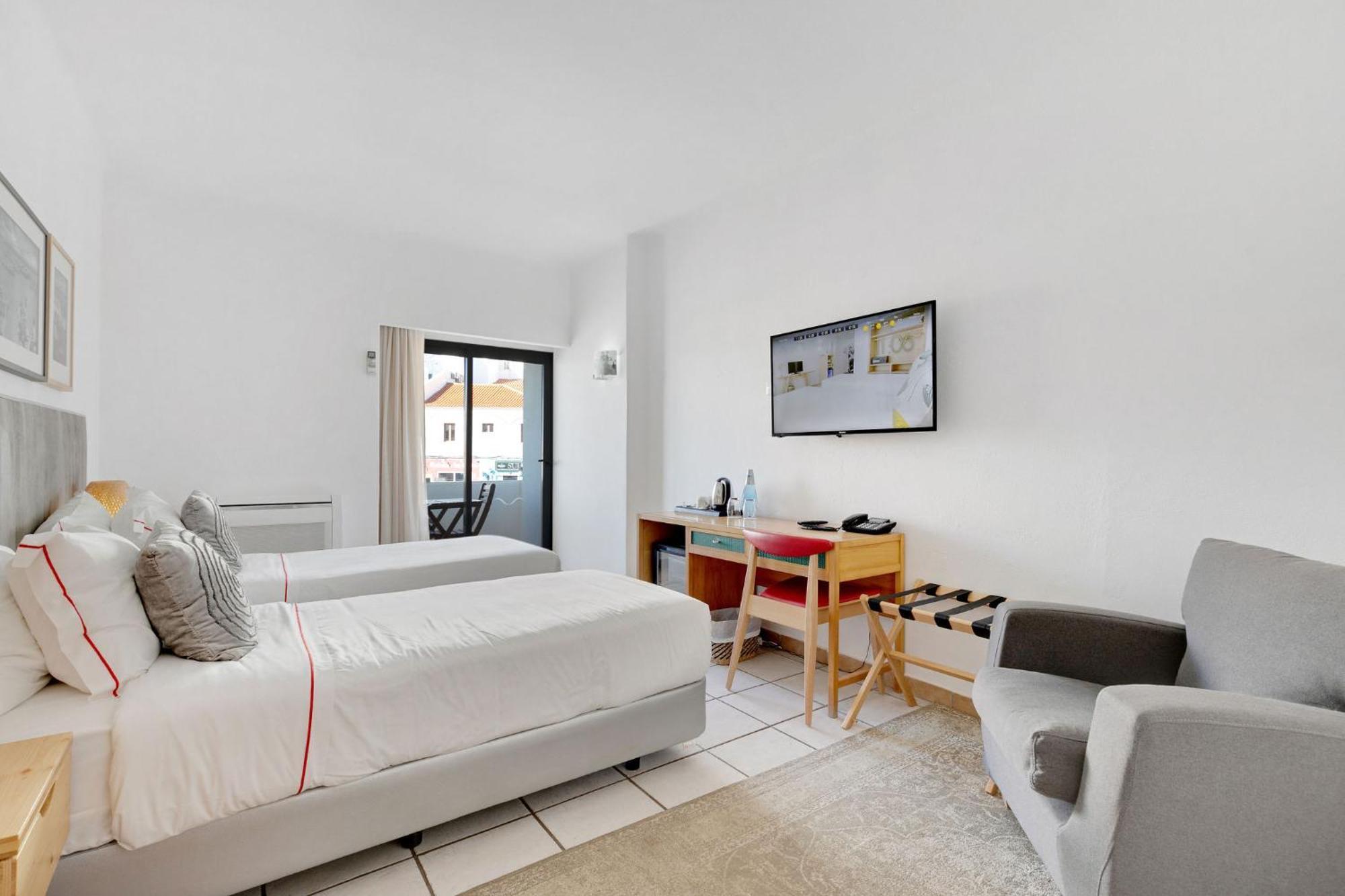 Two-Bedroom Suite,1516396267:JPEG