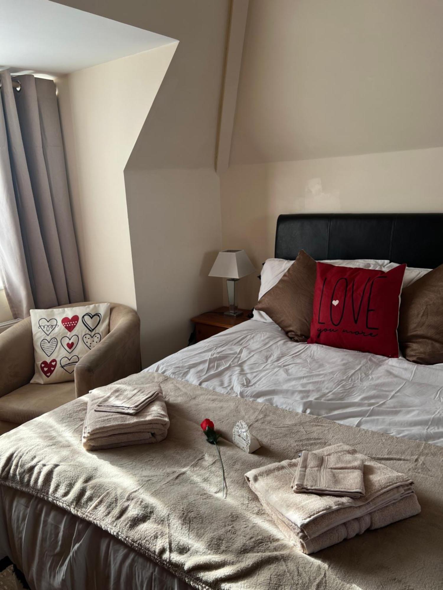 Quadruple Room with Private Bathroom
