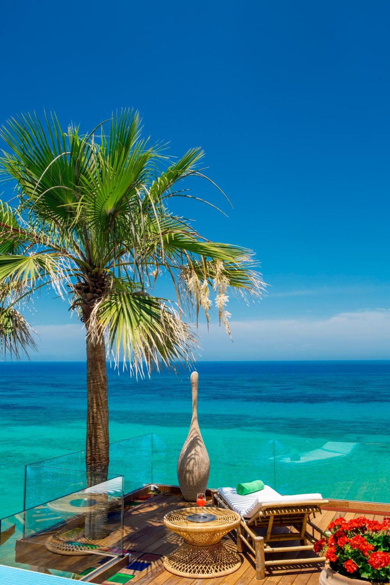 Villa 2 Chambres avec Piscine et Coin Plage Privés