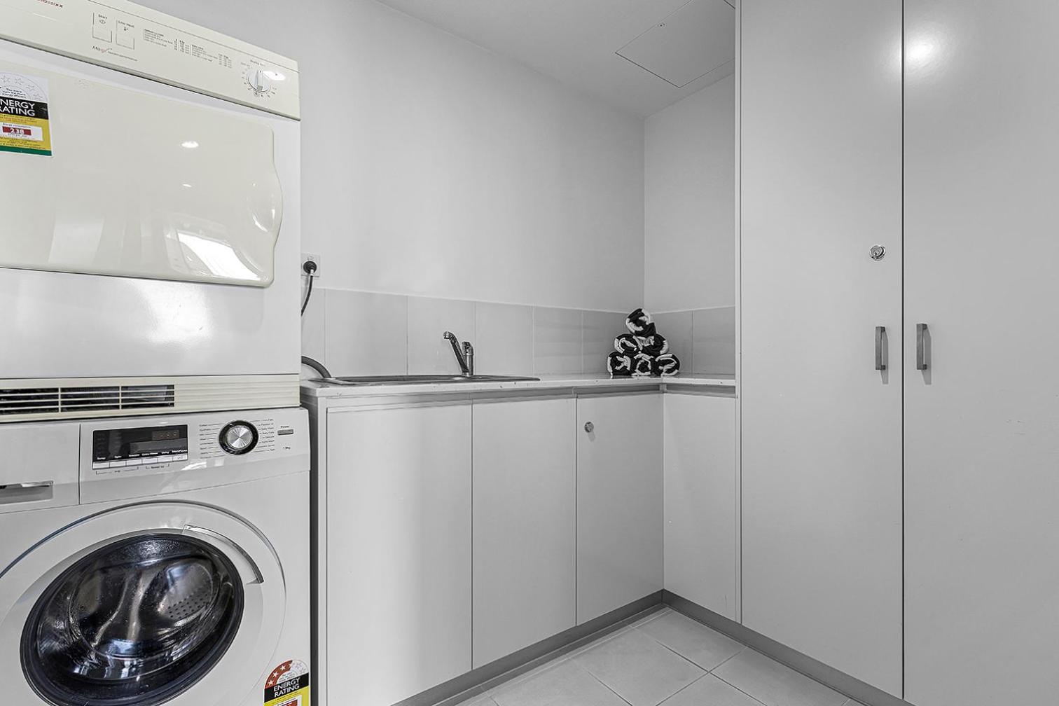 3 Bedroom 3 Bathroom Deluxe Loft Penthouse,1533091579:JPEG
